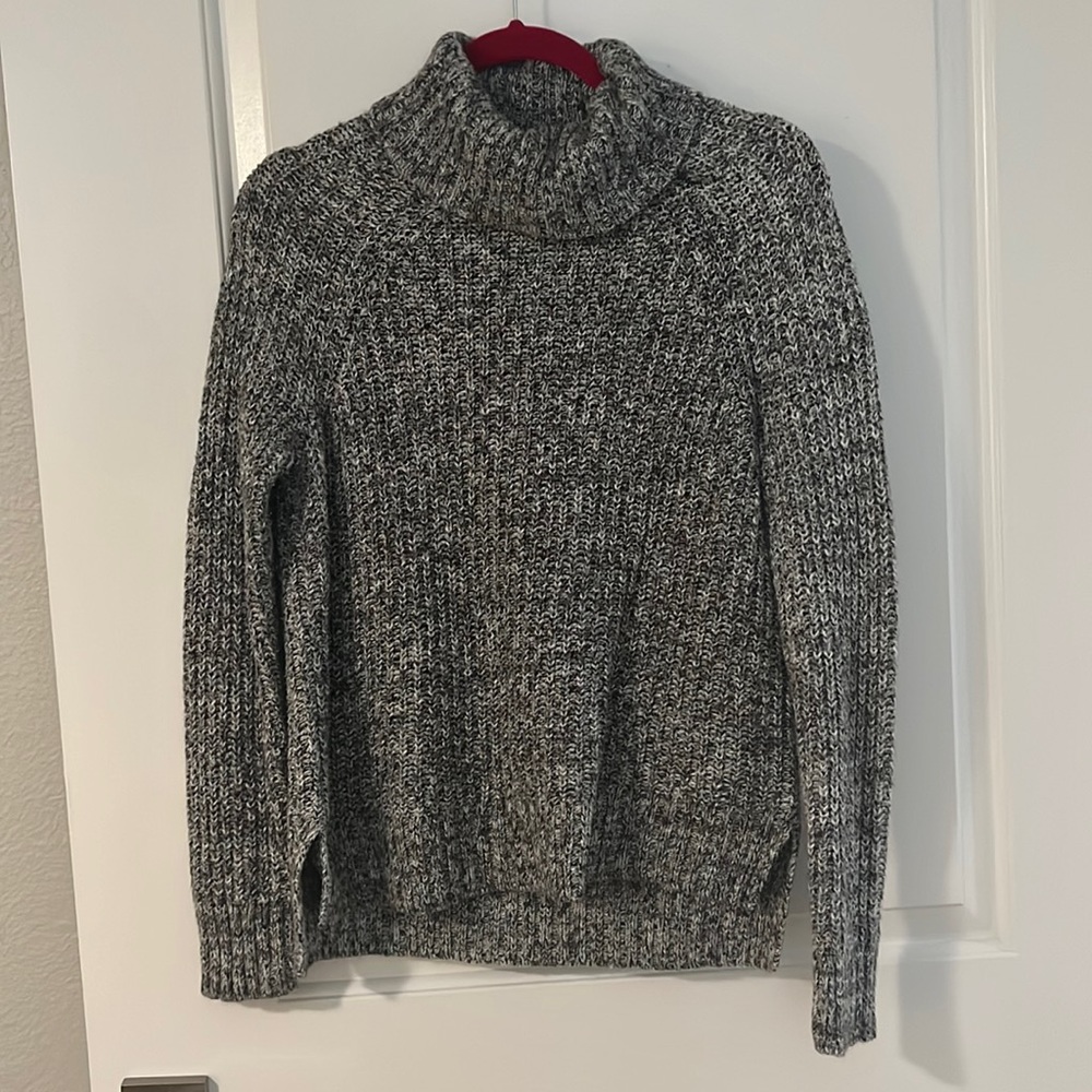 Old Navy cable knit turtle neck sweater